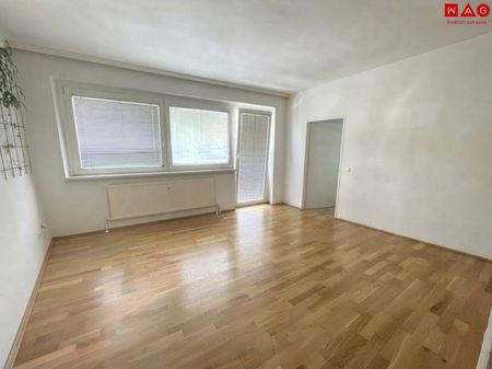 Helle 3-Zimmer-Wohnung mit Loggia und Aufzug! Zusätzlichem Platzbedarf für Homeoffice oder Kinderzimmer! - Photo 2
