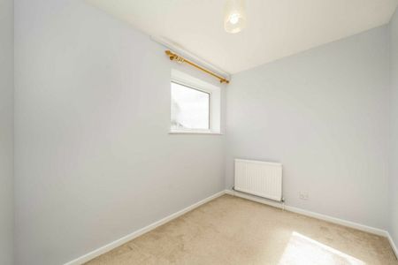 Morland Close, TW12, London - Photo 4