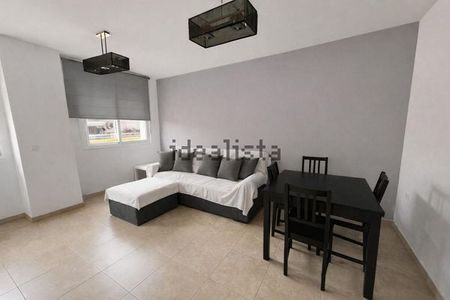 Alquiler de piso en Calle Tejares, 5 - Photo 2