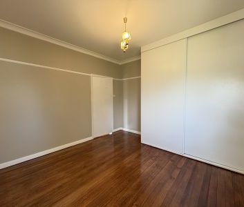 Renovated and Affordable Thomson Retreat - Photo 2