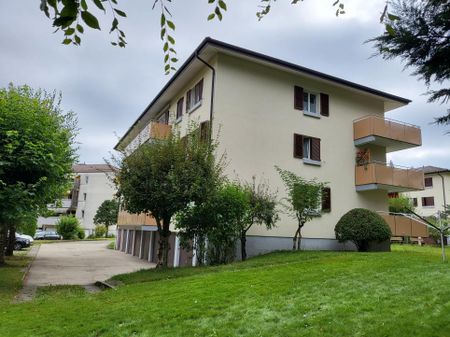QUARTIER TRES CALME ET FAMILIAL où la campagne s'invite aux abords des localités - Foto 4