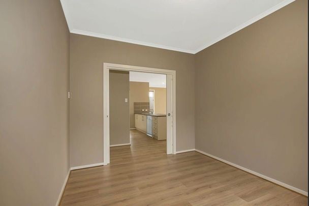 Stunning low maintenance home - Photo 1