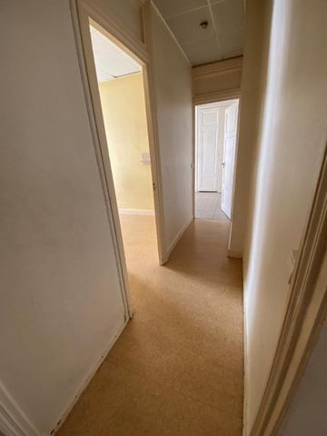 Location Appartement 1 pièce 37m² LYON 3ème - Photo 5