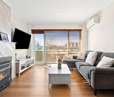 Beachside Bliss in the Heart of Elwood - Photo 4