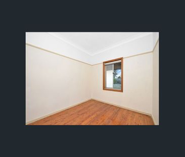 Renovated home in convenient location - Photo 3