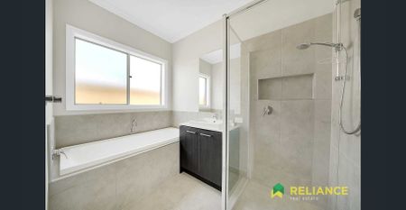 Beautiful Four bedroom Family Home in Tarneit!! - Photo 5