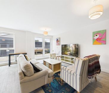 2 bedroom penthouse to rent - Photo 3