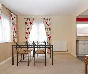 Neath Hill - A Centrally Located Bed Maisonette With Garage, MK14 - Photo 3