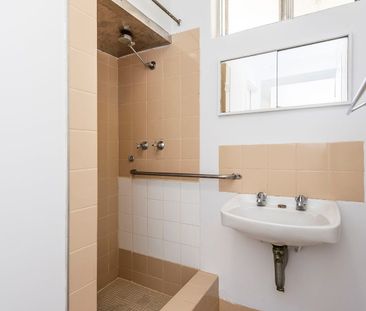 What a Location! - Photo 2