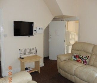 4 Bed Terrace house, Ventnor Street - Photo 3