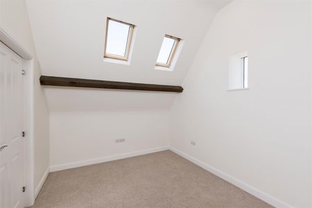 The Spire, 86 Coronation Avenue, Bath, BA2 - Photo 4