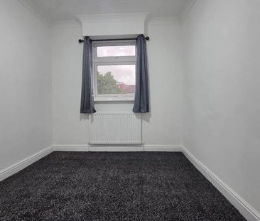 4 bedroom terraced house to rent - Photo 5