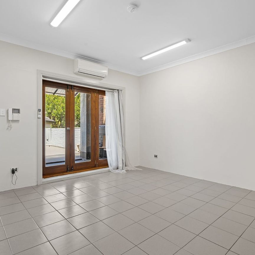 Light and bright apartment! - Photo 1