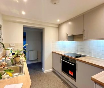 2 bedroom semi-detached house to rent - Photo 2