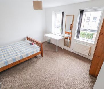 4 bedroom detached house to rent - Photo 6