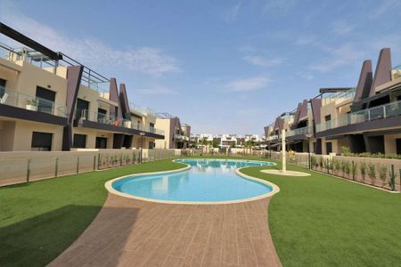 Luxury Flat for rent in Pilar de la Horadada, Valencia - Photo 2