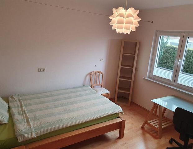 WG Zimmer im Reihenhaus, Spielstraße, möbliert, Terrasse, Wlan - Foto 1