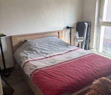 BEAU 2P AVEC PARKING - Photo 2