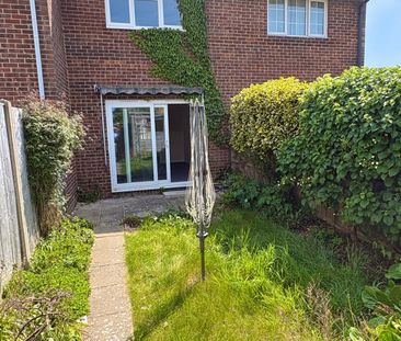Empson Walk, Lee-On-The-Solent, Hampshire, PO13 - Photo 4