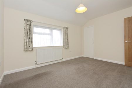 2 bedroom semi-detached house to rent - Photo 2