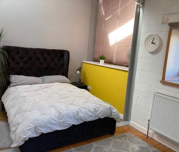 Room in a Shared House, Helios Road, SM6 - Photo 6