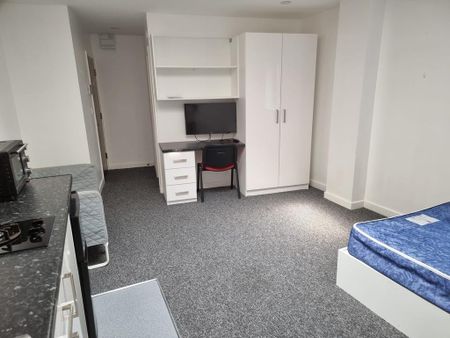 Studio to rent - Photo 5