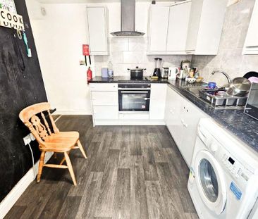 1 bedroom in a house share to rent - Photo 6