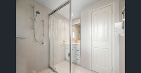 Stylish One-Bedroom Apartment in the Heart of Coorparoo - Photo 4