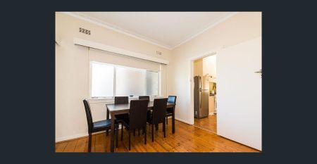 A UNIT IN THE HEART OF BENTLEIGH - Photo 3