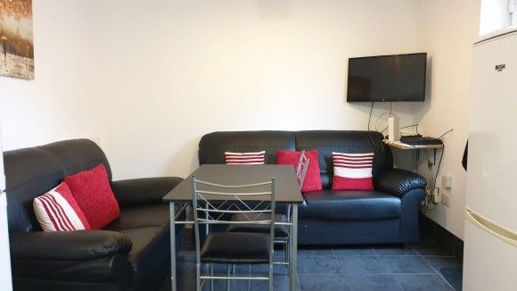 6 Bed - Kirkby Street â€“ 6 Bed - Photo 1