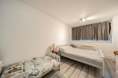 2 Bed Flat, Chillingford House, SW17 - Photo 2