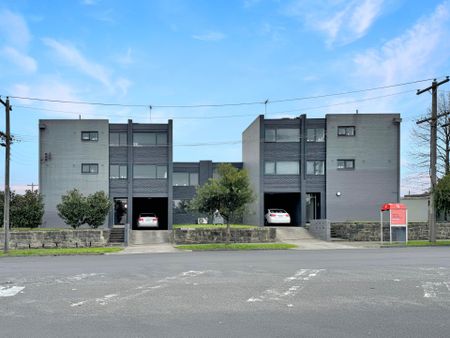 Stylish City Living on the Edge of Parklands - Photo 5
