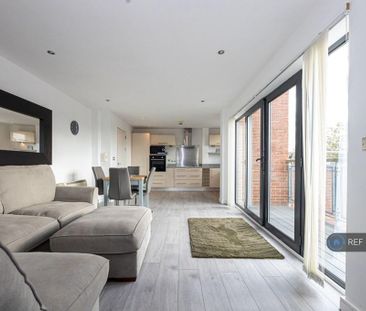 2 bedroom penthouse to rent - Photo 1