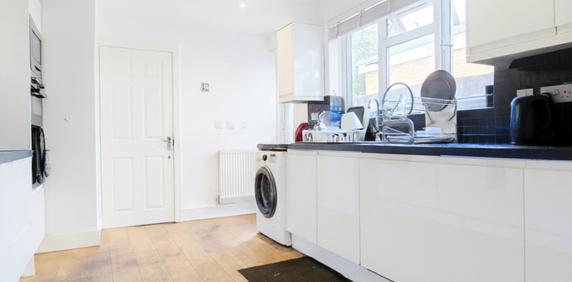 1 bedroom house of multiple occupation to rent - Photo 2