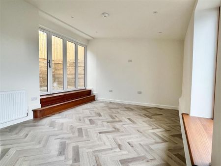 2 bedroom barn conversion to rent - Photo 2