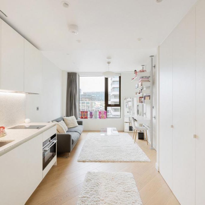 Studio to rent - Photo 1