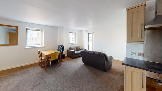 2 bedroom ground floor flat to rent - Photo 1