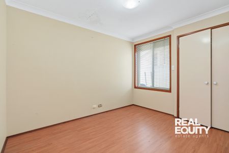 23 Bundarra Crescent, Wattle Grove NSW 2173 - House For Rent | Domain - Photo 3
