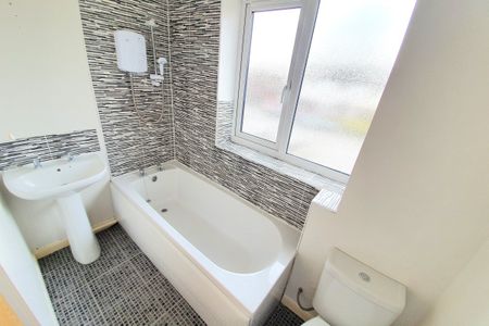 Railton Jones Close, Stoke Gifford, BRISTOL - Photo 4