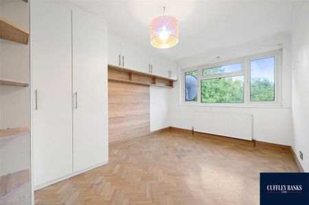4 bedroom end of terrace house to rent - Photo 4