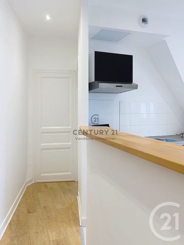 Location Appartement 1 pièce 38m² PARIS 9ème - Photo 2