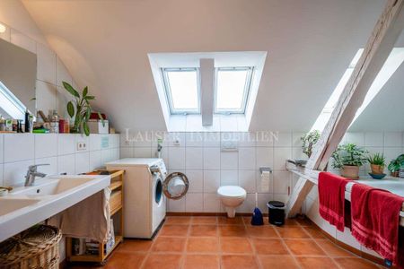 Großzügige Drei-Zimmer-DG-Wohnung in der Nähe des Feuersees - Photo 5