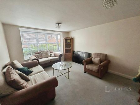 4 bedroom detached house to rent - Photo 3