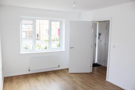 4 Bedroom House To Rent - Photo 2