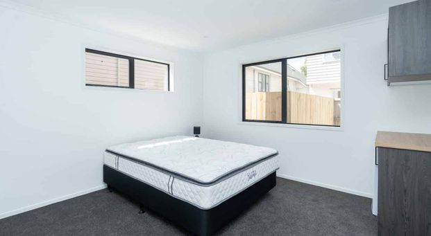 Modern Studio Unit - Close to University - Photo 1