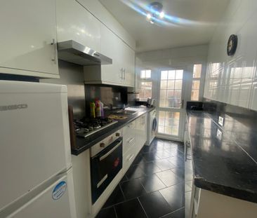 3 bedroom semi-detached house to rent - Photo 5