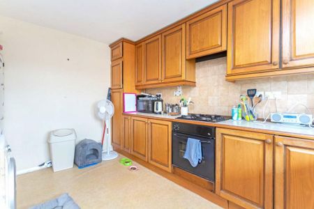 3 bedroom flat to rent - Photo 5