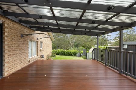 Spacious Family Townhouse with Modern Comforts and Solar Efficiency - Photo 3