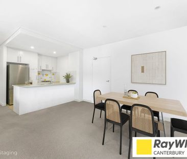 Modern, Light-Filled Two-Bedroom Apartment - Photo 2