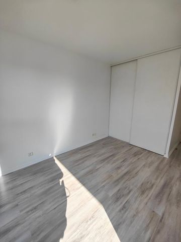 Location Appartement 3 pièces 66m² STE GENEVIEVE DES BOIS 91700 - Photo 2